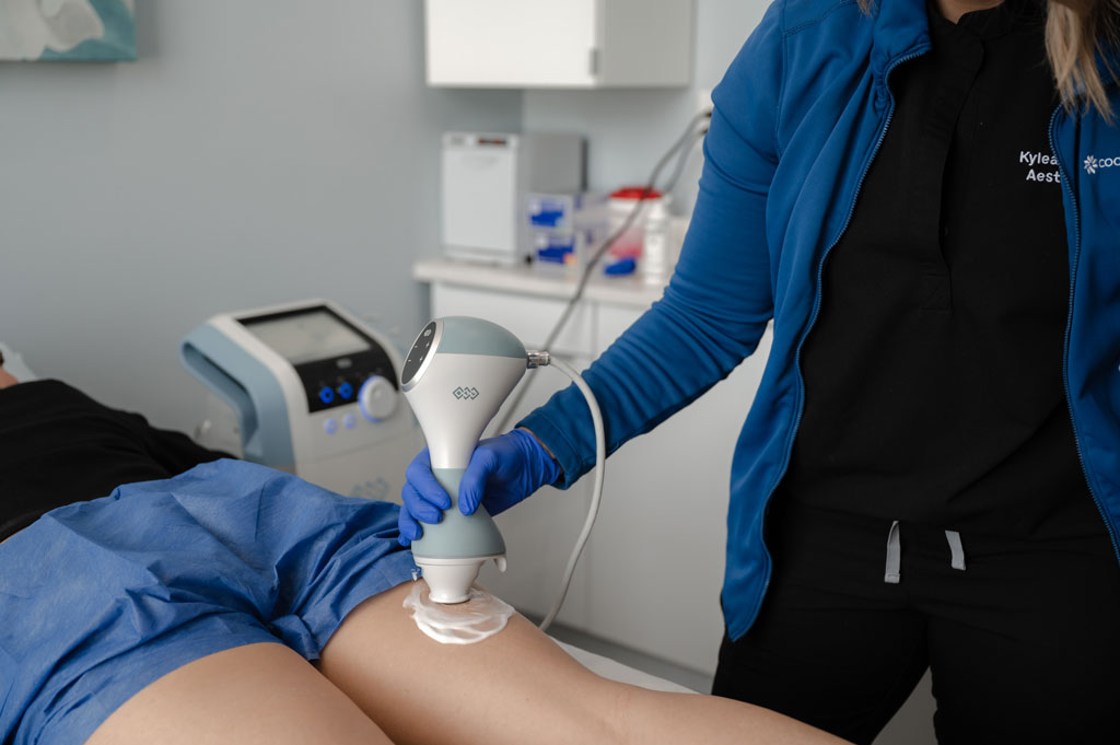 Stimulate collagen to improve the appearance of cellulite and sagging skin with Emtone from NeoSkin Medical Spa in Hudson Ohio